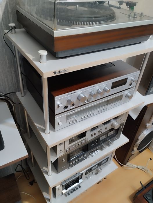 Стойка   под аудио аппаратуру