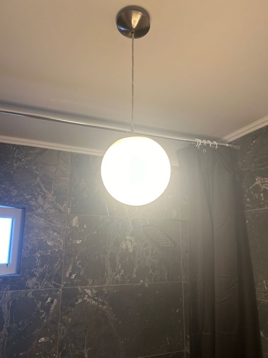 Vând lustre diferite