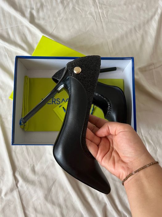 Pantofi stiletto negri Versace Jeans 38