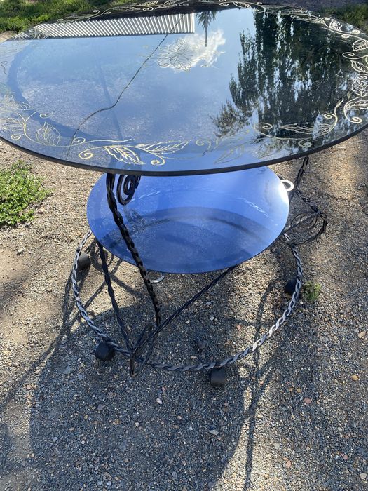 Продам стол ручной работой