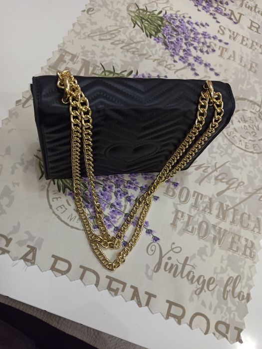 Продавам дамска чанта