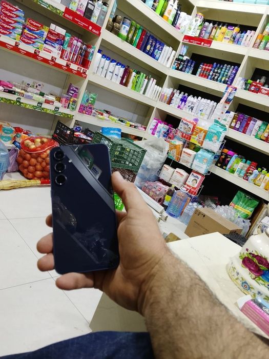 Sammsung A 55 holati tiniq srocni sotaman hotirasi 128 8