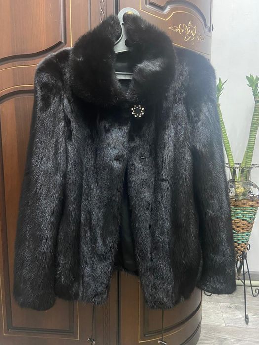 Продам норковую шубу