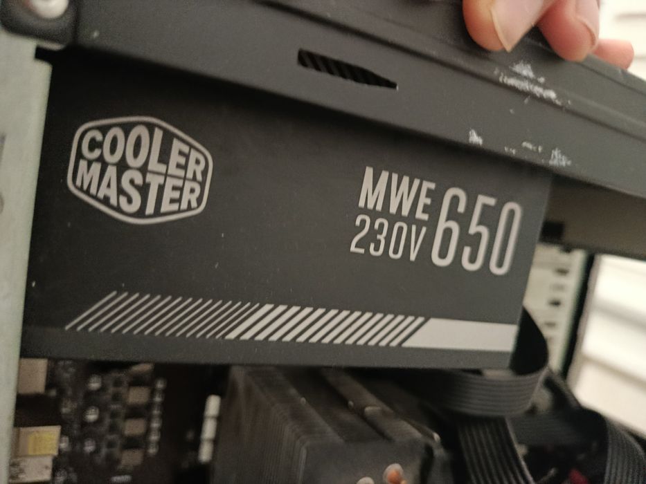 Блок питания Cooler Master на 650 ватт
