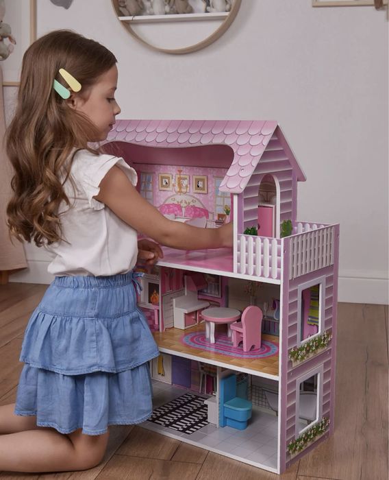 Кукольный домик из дерева