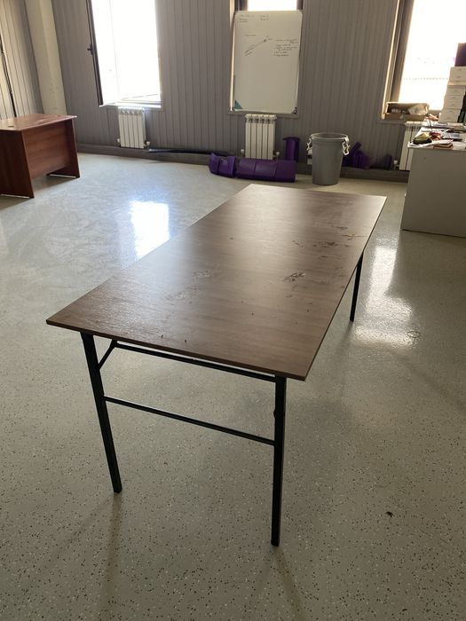 Стол раскладной на ножках