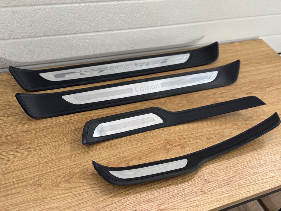 вътрешни прагове/лайсни “Individual” и  “///М” за бмв Е90/Е91