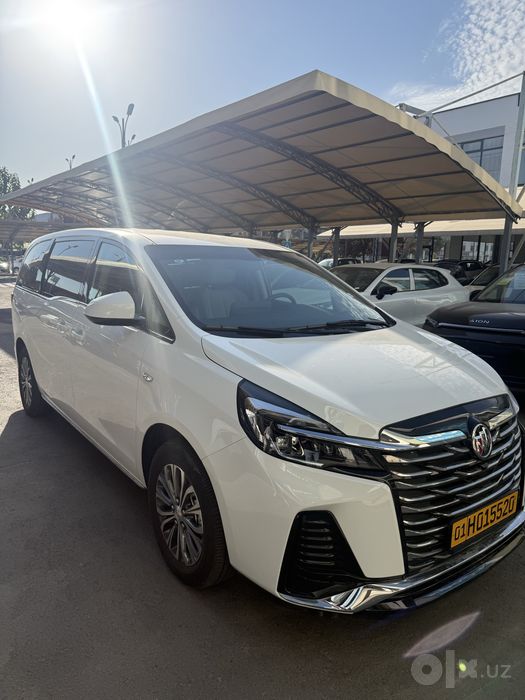 Buick GL8 2025 y