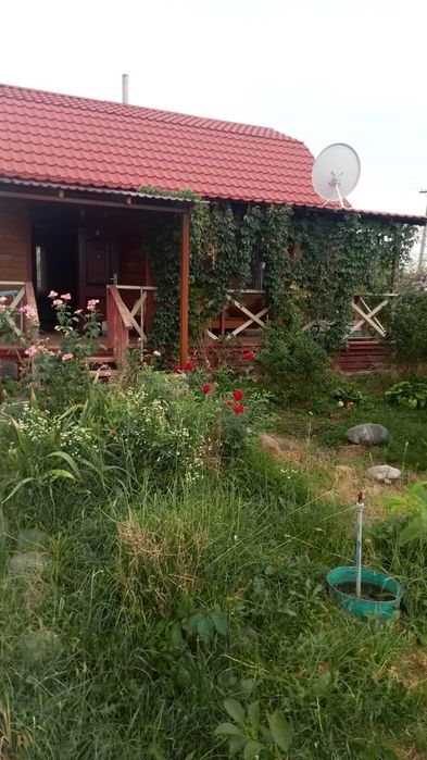 Продам зимнюю кирпичную дачу.