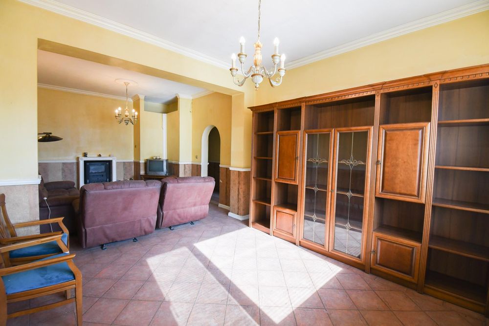 Дава се под наем Тристаен апартамент в София, Център - 135 кв.м за 796.62 € - Снимка #3