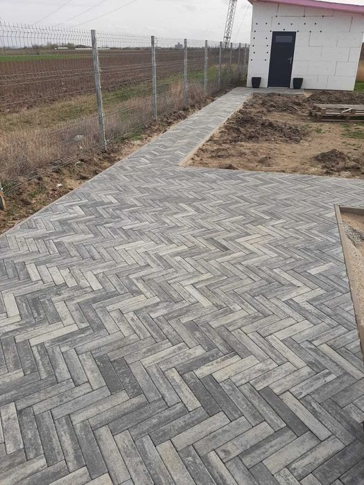 Montat pavele si borduri si Intretinere gradini si spatii verzi
