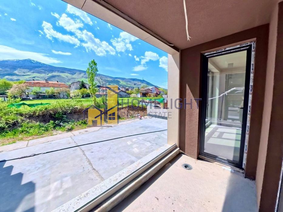 Тристаен апартамент в кв. Манастирски ливади - изток