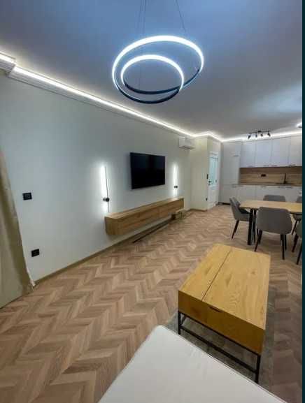 Продава се Двустаен апартамент в Пловдив, Център - 74 кв.м за 1000 €/кв.м - Снимка #3