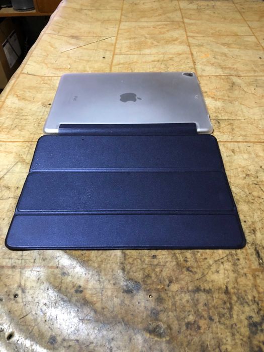 A1566 air 2 husa de calitate ipad 64GB perfecta stare