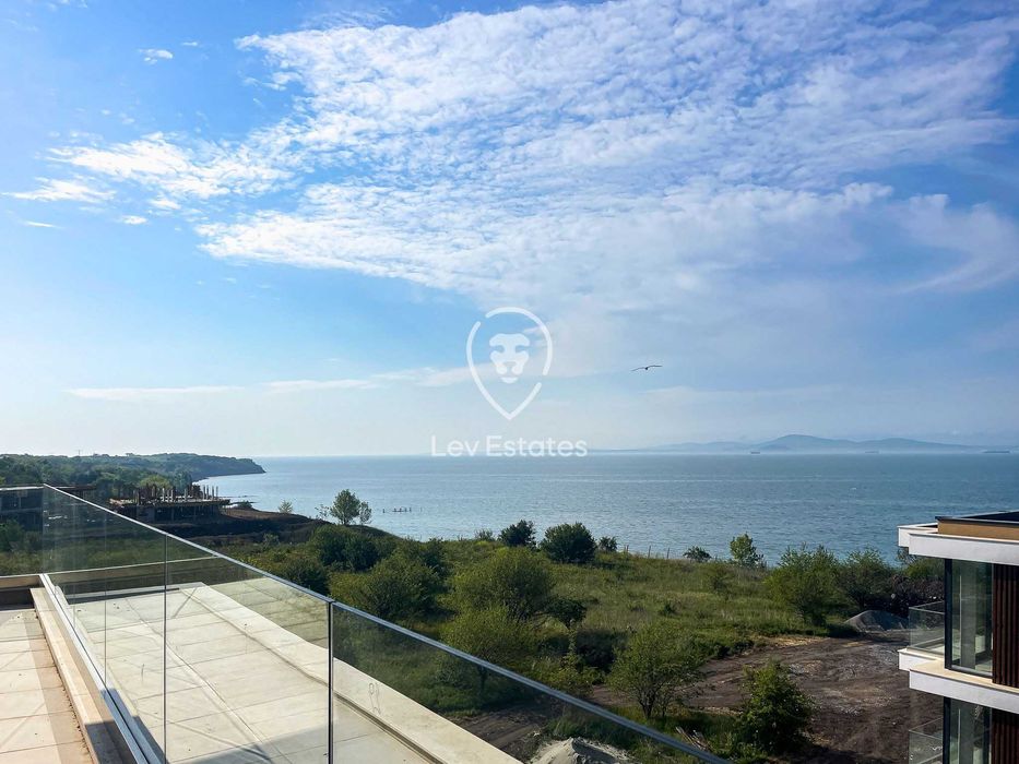 Продава се Тристаен апартамент в Бургас, Сарафово - 152 кв.м за 1507 €/кв.м - Снимка #1