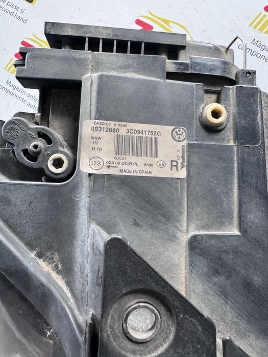 Far dreapta bi xenon adaptiv VW Passat B6 volan stanga 2005-2010