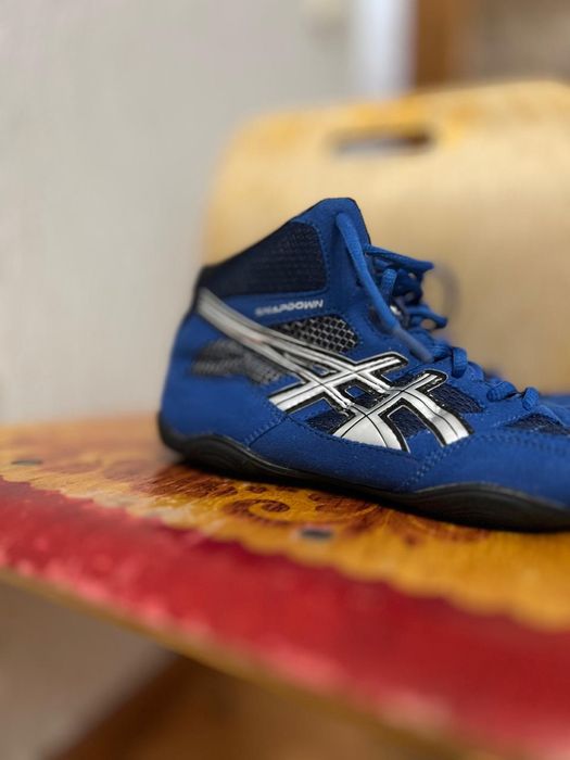 Продаю борцовские кроссовки