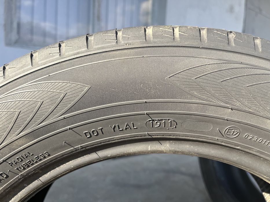 2 бр. летни гуми 215/60/16 Nokian DOT 1911 4,5/5,5 mm