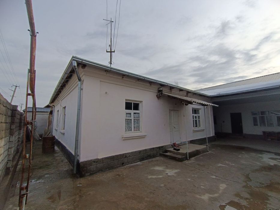 Уй сотилады яанги тошкента срочни 8сотик йер + 2 сотик захвати бор