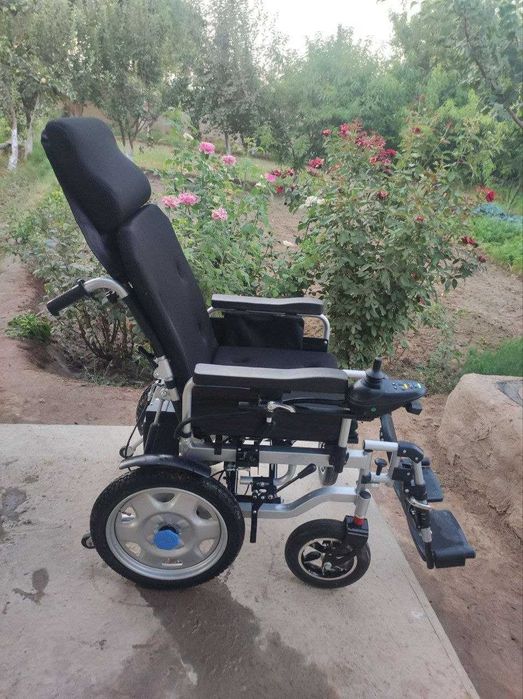 Инвалидная коляска с электроприводом HG-W680