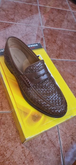 Vând doua perechi de mocasini maro mărimea 43 ambele