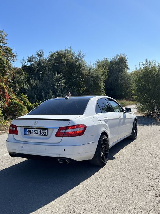 Mercedes-Benz E-Class E200