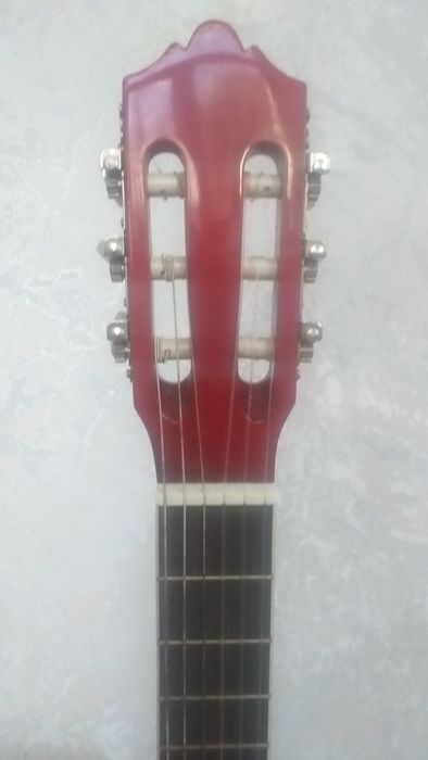 Klassik gitara sotiladi