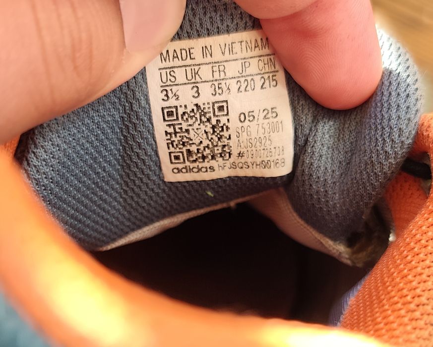 Nike force 1 Adidas terrex