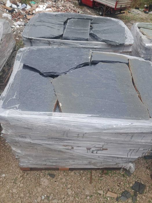 Piatra de munte, gratare de caramida si plante