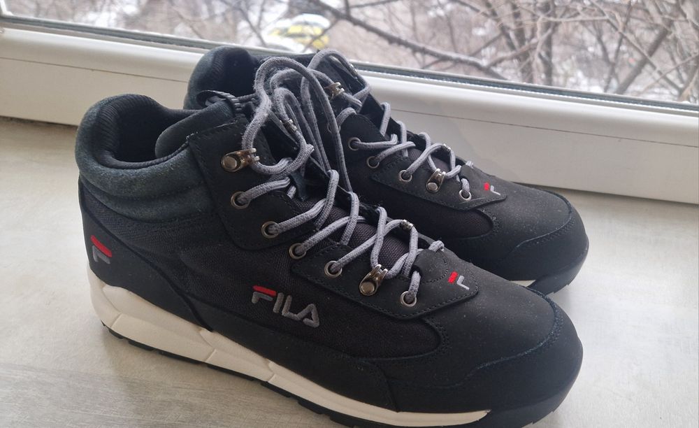 44 веднъж са обувани Fila