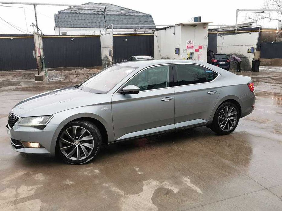usa fata spate skoda superb 3 lf7m