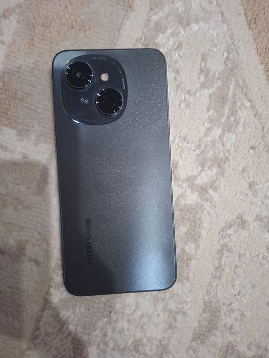 Телефон Tecno spark