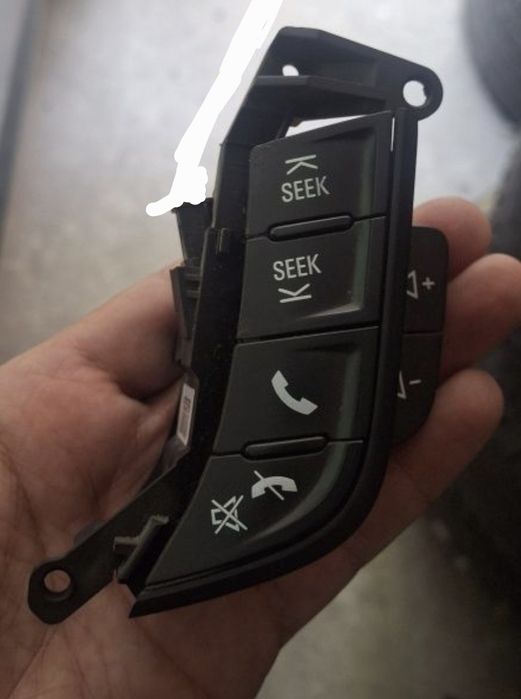 Продам кнопку для управлении магнитолой от спарка 4 позиции