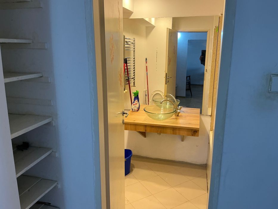 Inchiriez apartament cu 3 camere, decomandat mobilat si utilat, pe Traian, privat