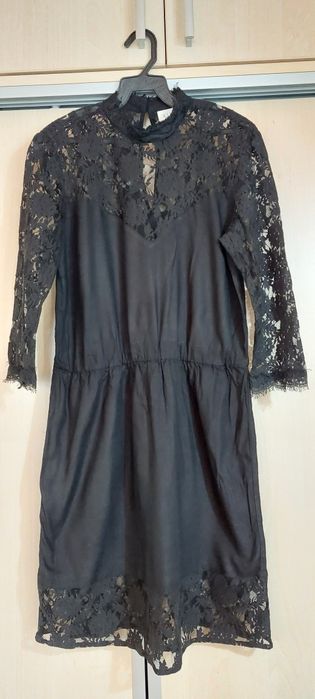 Rochie neagră cu dantelă