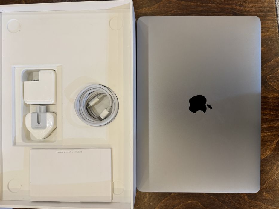Macbook Air M1 13 256gb