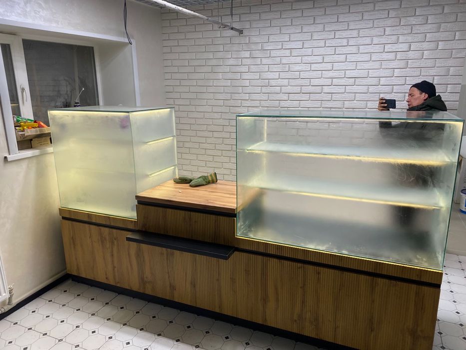 Стеклянные витрины / Перегородки