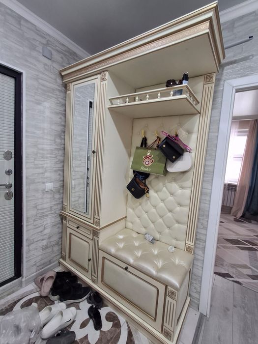 Продам прихожую.