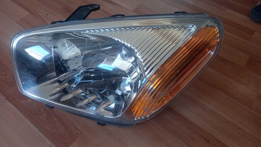 Левая фара Toyota RAV4  DEPO