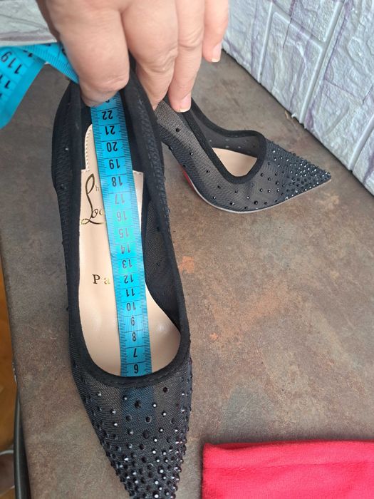 дамски обувки на токче Christian Louboutin номер35,Нови!