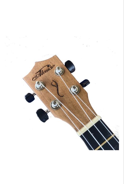 Укулеле музыкальный инструмент