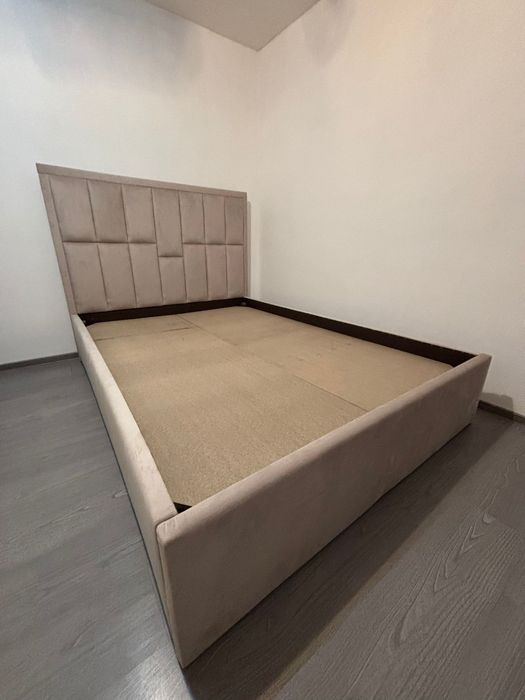 Paturi tapițate la comandă