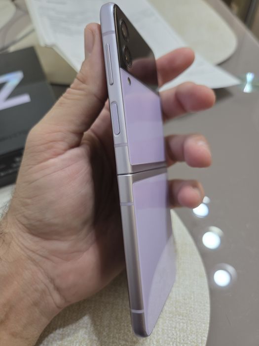 Vand Samsung Galaxy Z Flip Z3 full box