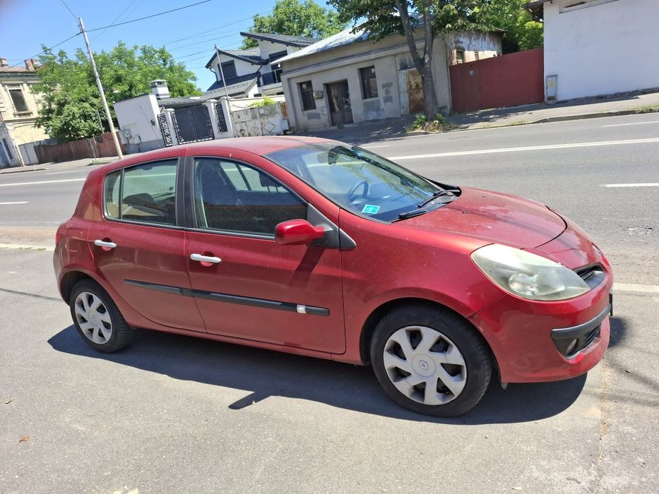 Vand Renault clio 3 cu probleme la cutie