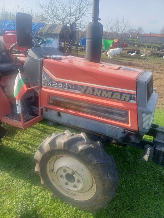 Продавам японски трактор