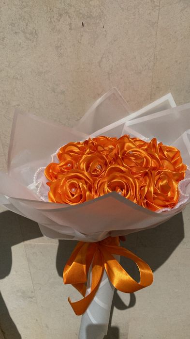 Букет от сатенени рози