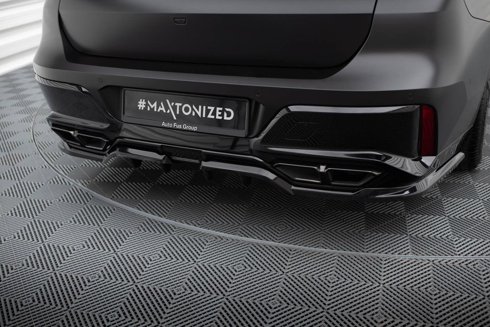 Добавка за задна броня Maxton design за BMW 7 G70 (2022-)