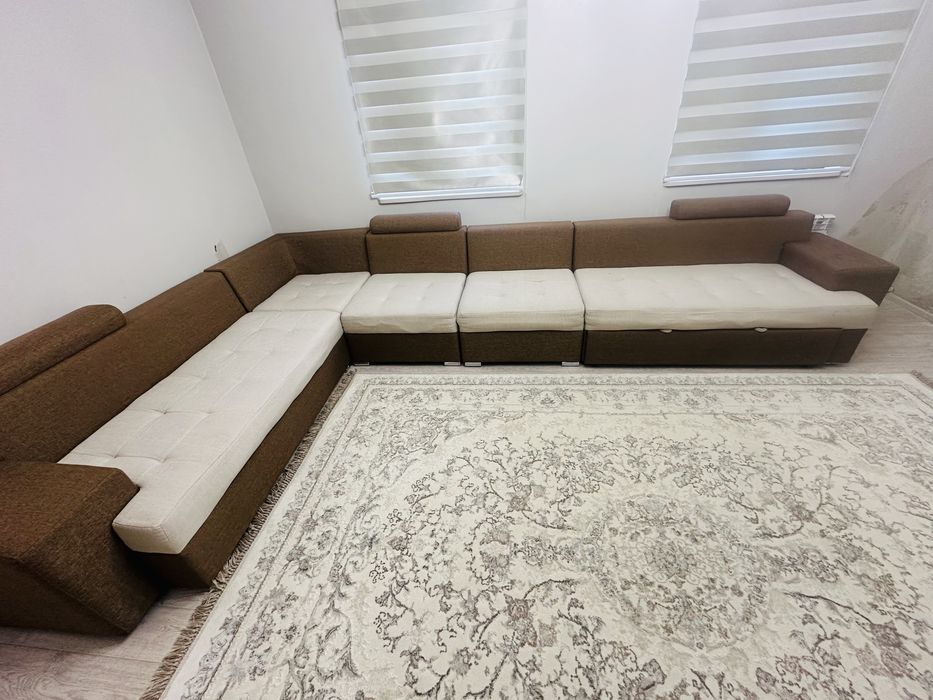 Угловой семейный диван