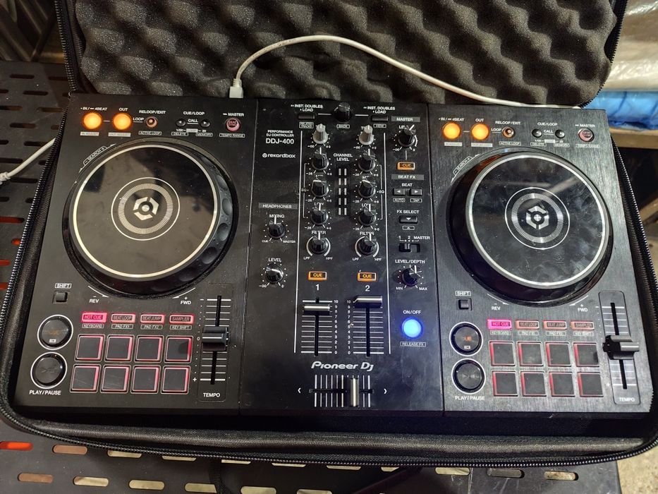 Pionner DDJ-400 rekordbox Конзола
