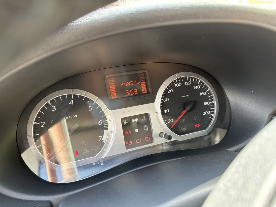 продам авто ларгус кросс срочно